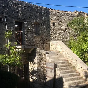 La Tour Des Baronnies Saint-Auban-sur-lʼOuvèze