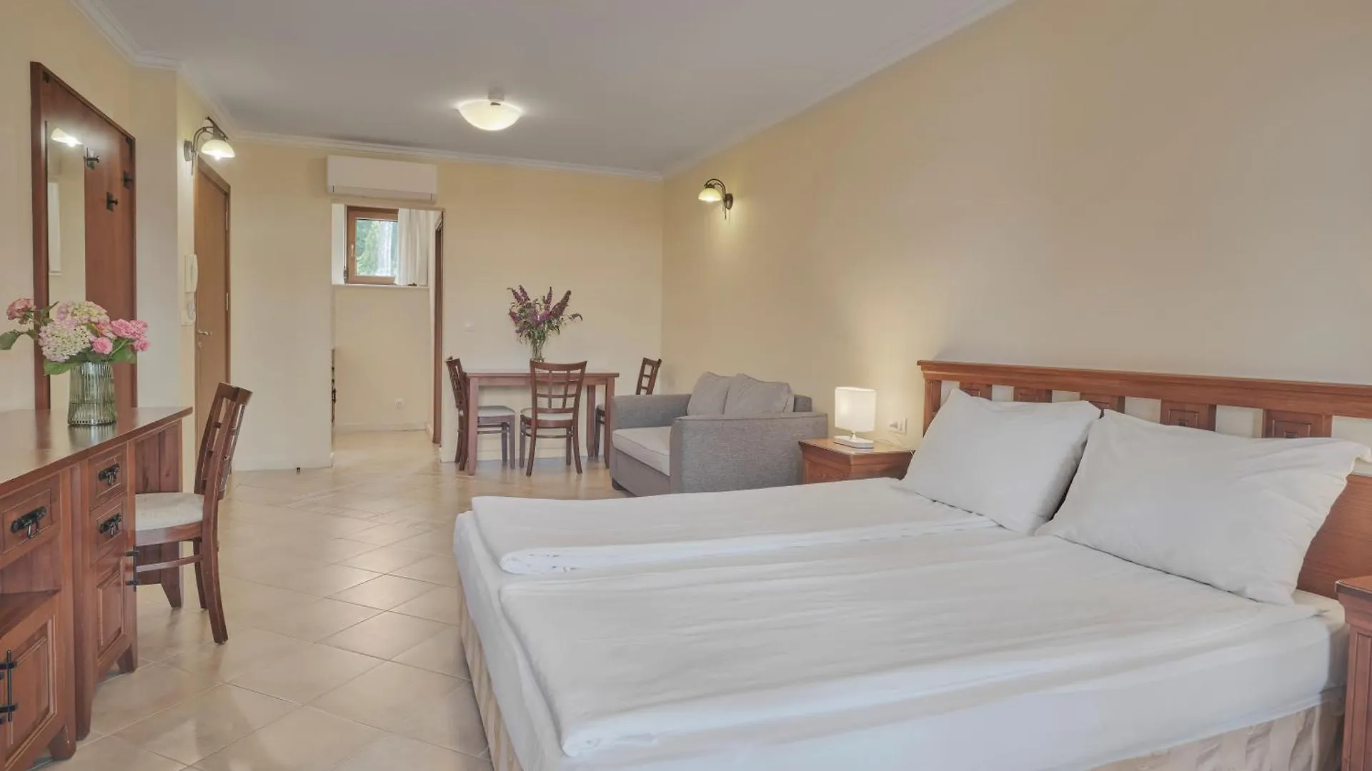Santa Marina Holiday Village Sozopol 4*,